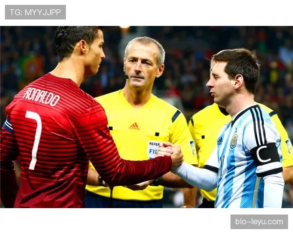 巴尔科拉与莱奥边路冲击力对比：速度、变向与终结效率的差异解析