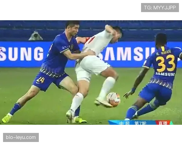 战术犯规的判罚标准及裁判干预规则详解