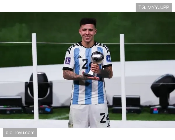 恩佐与贝林厄姆：新生代中场核心的技术差异与建队价值